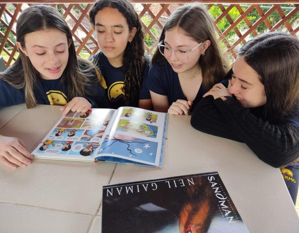 Um ensino que prepara o seu filho para um futuro conectado! No Fundamental  II, os alunos contam com atividades que potencializam talentos e  habilidades, como: teatro, High School, iniciação científica e muito