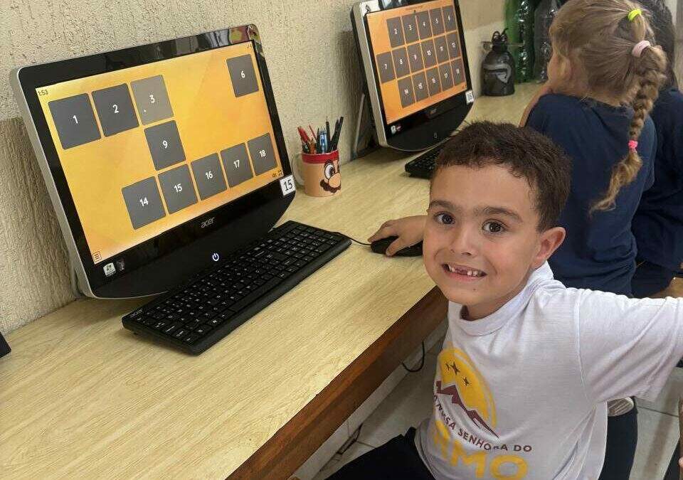 Exercitando leitura através do jogo da memória